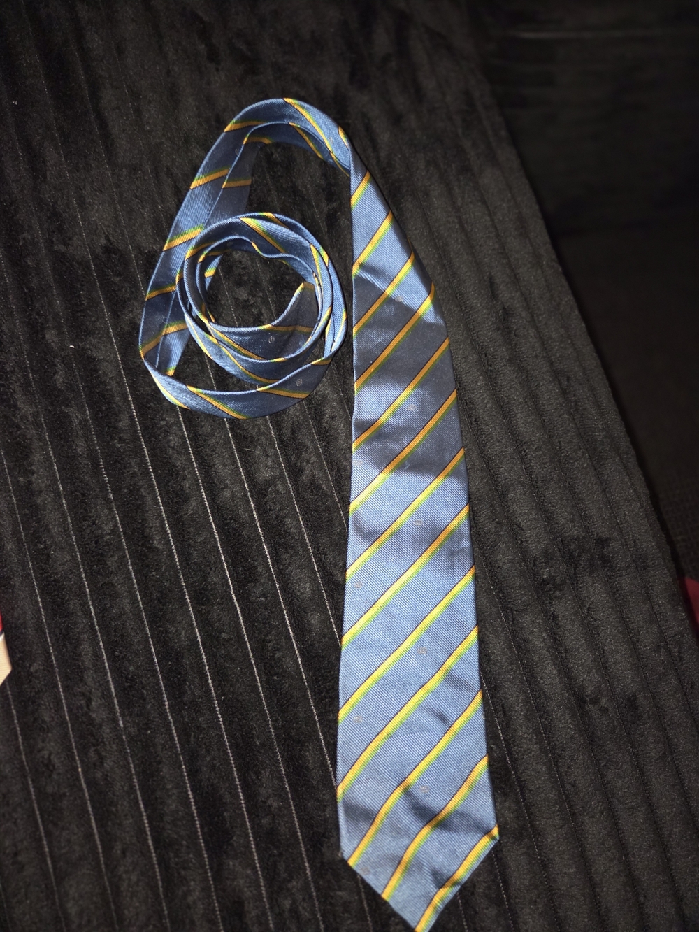 Vintage Gucci Blue Tie with Yellow Diagonal Stripes
